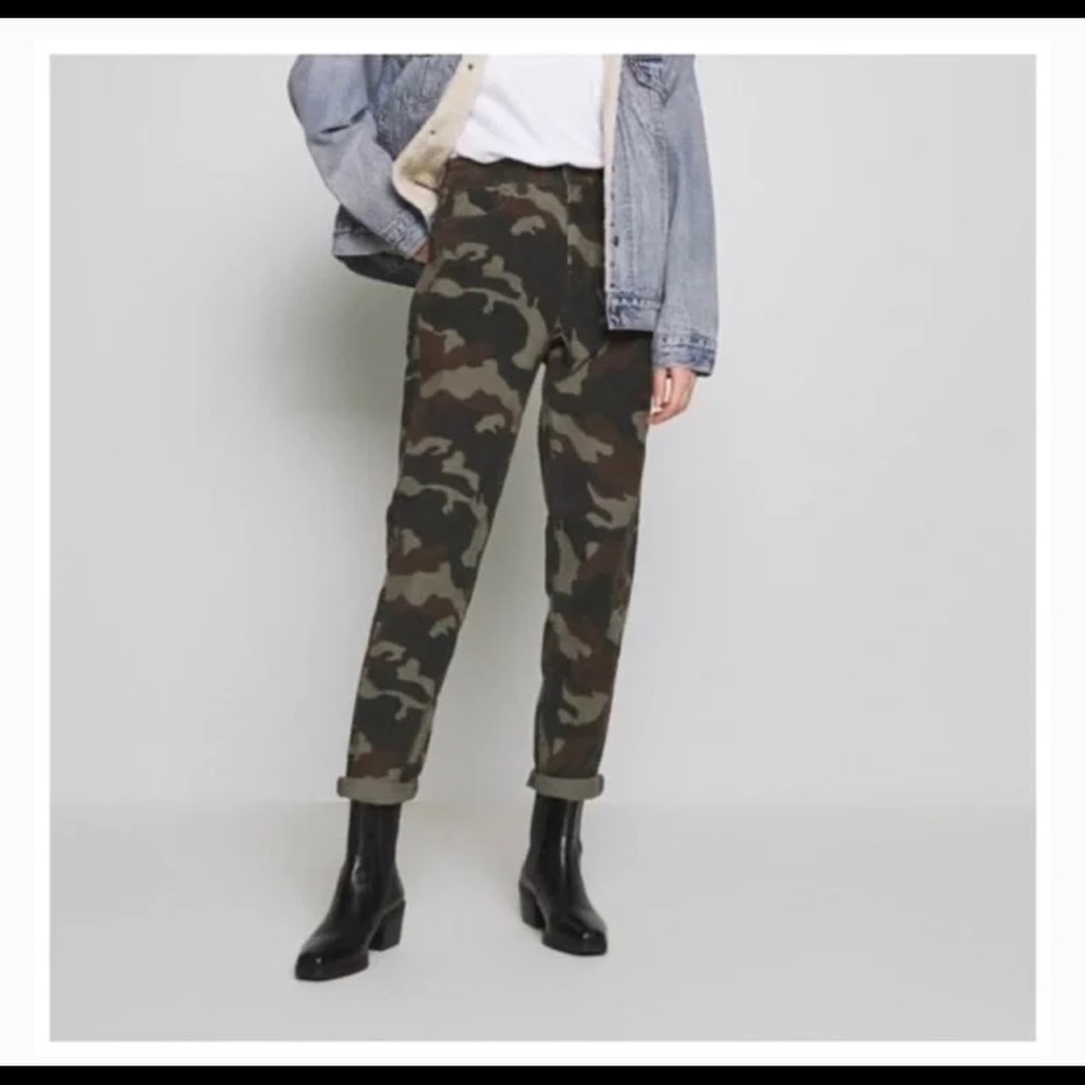 American Eagle Corduroy Camouflage High Waist Mom Jeans Size 2 NEW